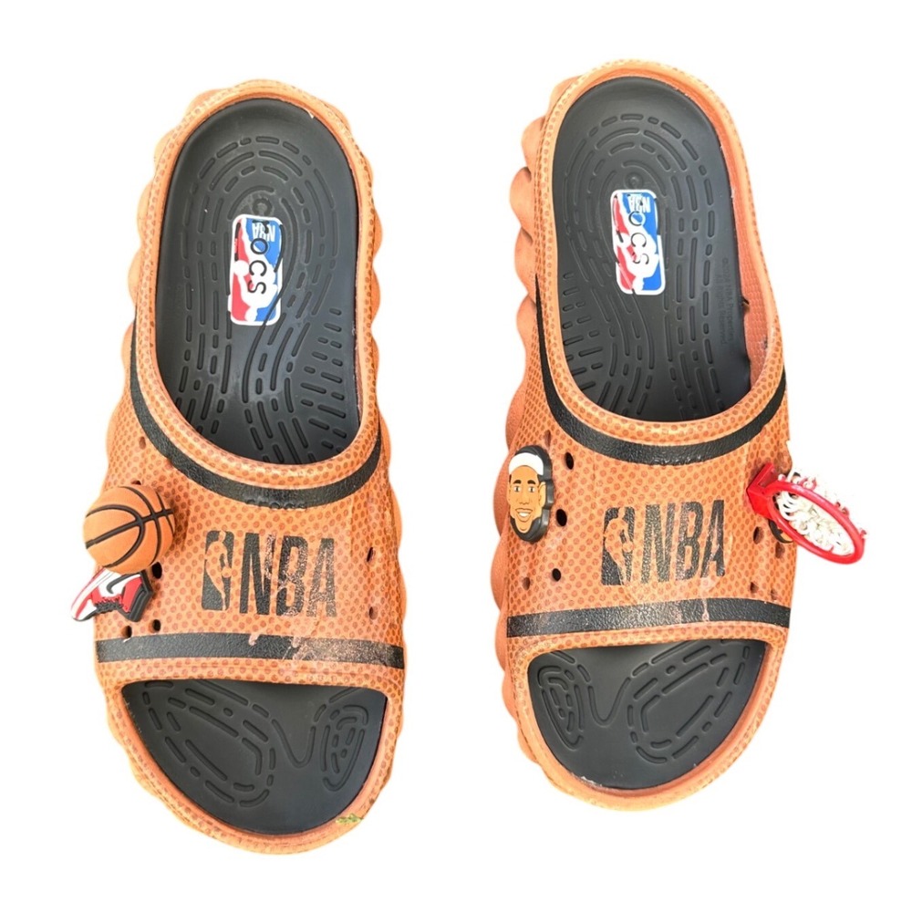 Crocs Unisex Adult NBA Echo‎ Slides With Lebron Hoop And Ball Charms Size M6 W8